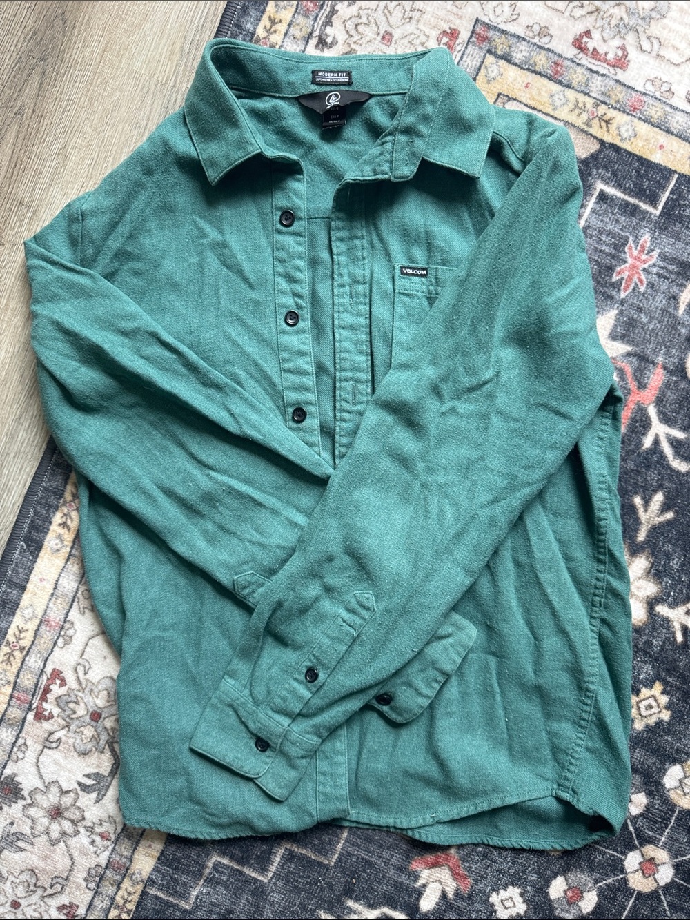 Volcom— Men’s size Small— casual button down light fleece material.